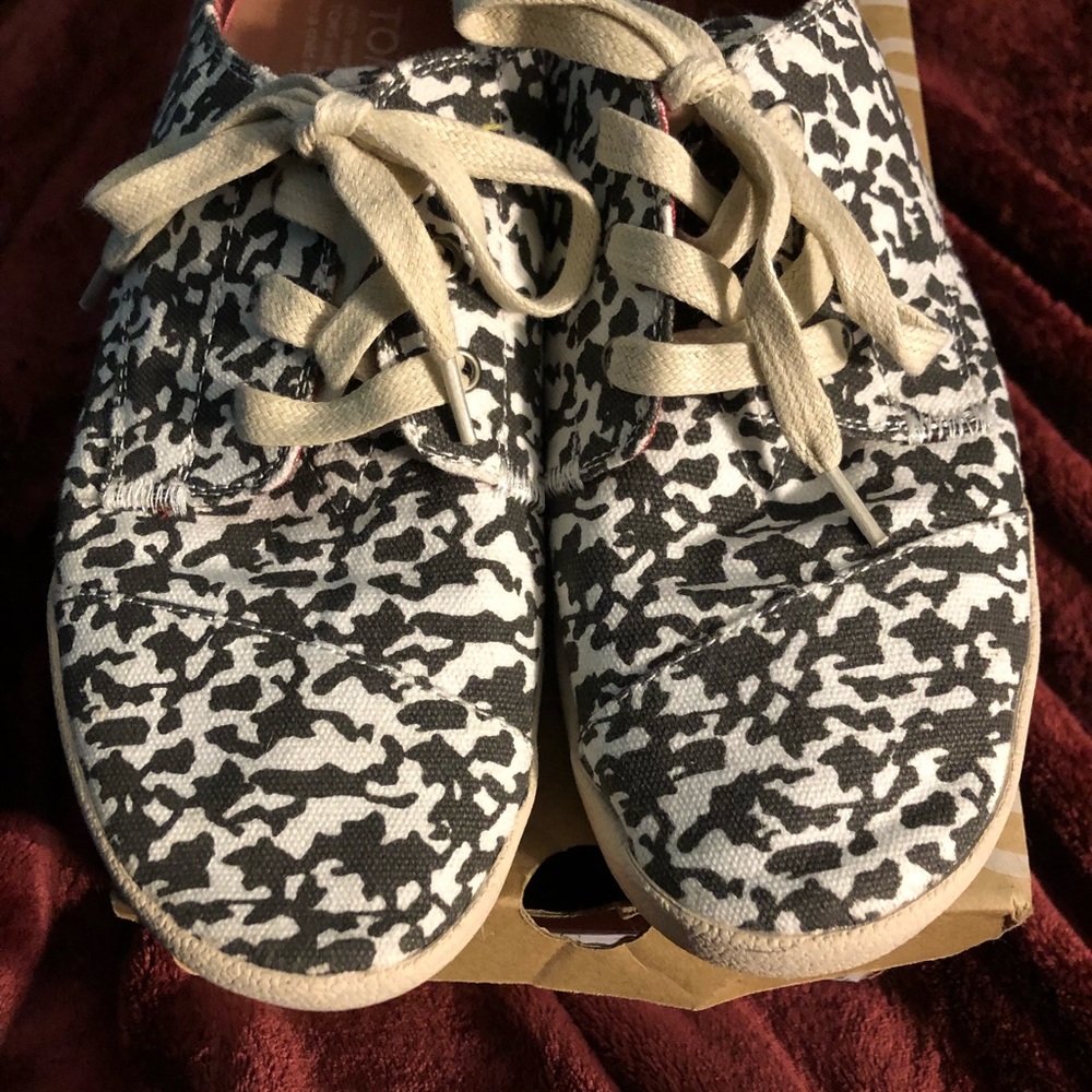 Toms